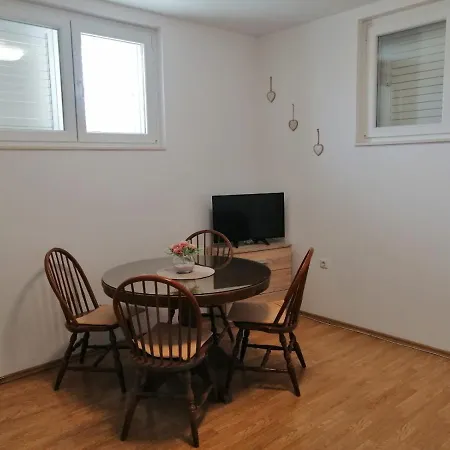 Anamarija Apartment