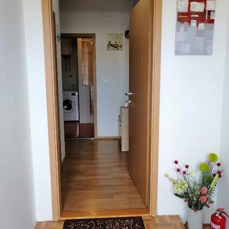 Anamarija Lejlighed *